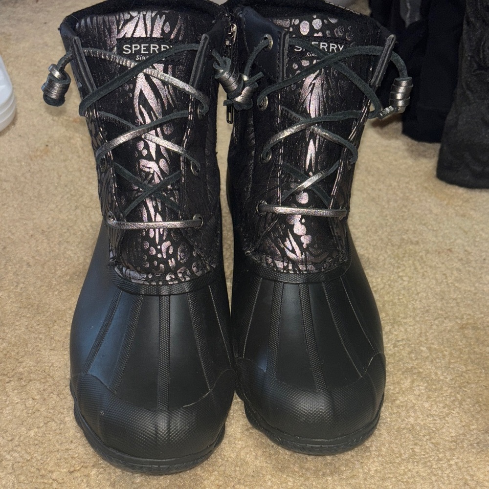 Sperry Black and Gray Women's Winter Boots
